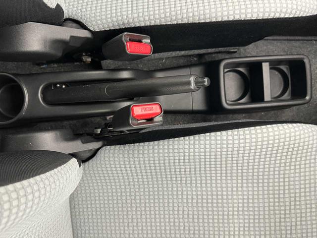 アルト Ｘ　純正ＣＤプレイヤー／オートエアコン／プッシュスタート／スマートキー／運転席シートヒーター／アイドリングストップ／ヘッドライトレベライザー／電格ミラー／フロアマット／ドアバイザー／（51枚目）