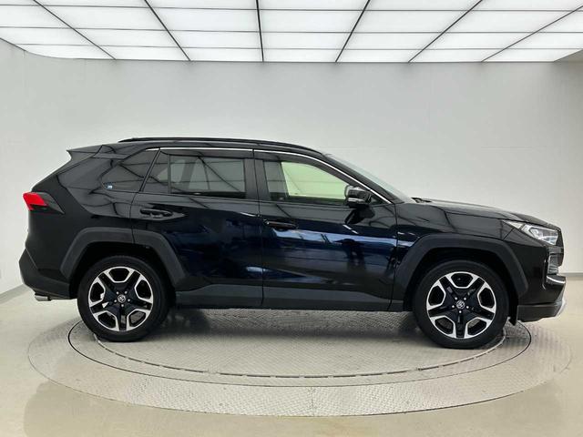 ＲＡＶ４ アドベンチャー　ＥＴＣ／クルコン／レーンキープアシスト／社外ナビ／Ｂｌｕｅｔｏｏｔｈ接続／バックカメラ／フルセグＴＶ／電子パーキングブレーキ／ドラレコ／パワーシート／純正１９インチアルミ／オートライト／スマートキー／（9枚目）