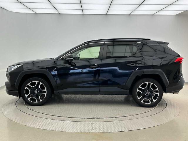 ＲＡＶ４ アドベンチャー　ＥＴＣ／クルコン／レーンキープアシスト／社外ナビ／Ｂｌｕｅｔｏｏｔｈ接続／バックカメラ／フルセグＴＶ／電子パーキングブレーキ／ドラレコ／パワーシート／純正１９インチアルミ／オートライト／スマートキー／（13枚目）