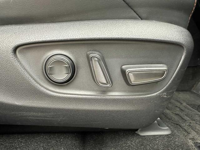 ＲＡＶ４ アドベンチャー　ＥＴＣ／クルコン／レーンキープアシスト／社外ナビ／Ｂｌｕｅｔｏｏｔｈ接続／バックカメラ／フルセグＴＶ／電子パーキングブレーキ／ドラレコ／パワーシート／純正１９インチアルミ／オートライト／スマートキー／（27枚目）