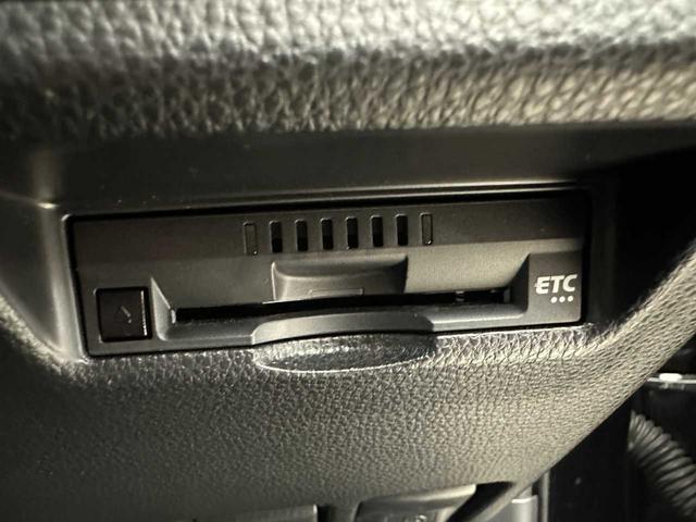 ＲＡＶ４ アドベンチャー　ＥＴＣ／クルコン／レーンキープアシスト／社外ナビ／Ｂｌｕｅｔｏｏｔｈ接続／バックカメラ／フルセグＴＶ／電子パーキングブレーキ／ドラレコ／パワーシート／純正１９インチアルミ／オートライト／スマートキー／（29枚目）