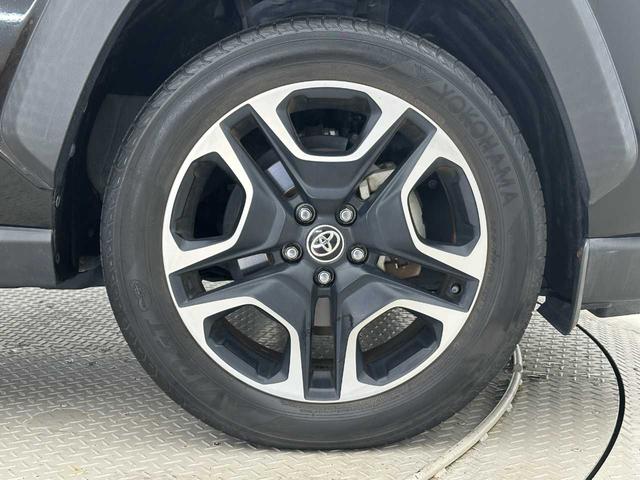 ＲＡＶ４ アドベンチャー　ＥＴＣ／クルコン／レーンキープアシスト／社外ナビ／Ｂｌｕｅｔｏｏｔｈ接続／バックカメラ／フルセグＴＶ／電子パーキングブレーキ／ドラレコ／パワーシート／純正１９インチアルミ／オートライト／スマートキー／（40枚目）