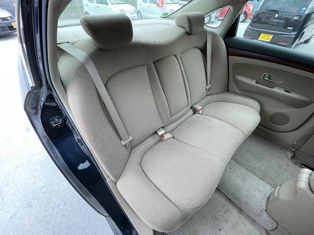 ブルーバードシルフィ ２０Ｓ　ワンオーナー　点検記録簿　純正ナビ　ＴＶ視聴可　ＥＴＣ　キーレス　電格ミラー　純正フロアマット　ＣＤ再生　ＡＵＸ接続　パワーウインドウ　オートライト　オートエアコン　集中ドアロック　リヤ熱線（13枚目）