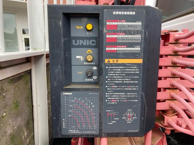 ベースグレード　４段クレーン　ＵＮＩＣ　ＵＲＶ３４４　積載量２８５０ｋｇ　ＥＴＣ　エアコン　後輪ダブル(16枚目)