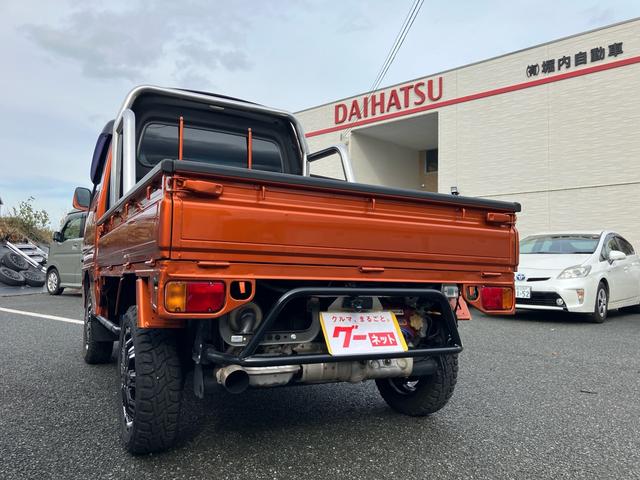 サンバートラック ＴＣ－ＳＣ　スーパーチャージャー　４ＷＤ　赤帽エンジン載替済み　タイミングベルト交換済み　オーバーテック４０ｍｍリフトアップブロック　オートゲージタコメーター　パナソニック９ｉｎフローティングナビ　バックカメラ（16枚目）