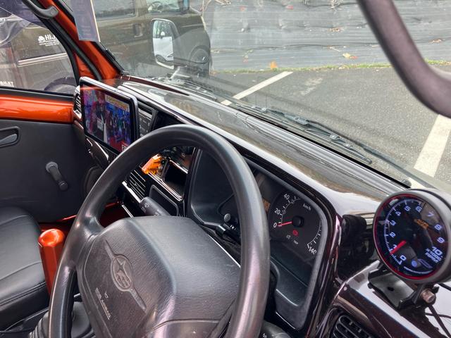 サンバートラック ＴＣ－ＳＣ　スーパーチャージャー　４ＷＤ　赤帽エンジン載替済み　タイミングベルト交換済み　オーバーテック４０ｍｍリフトアップブロック　オートゲージタコメーター　パナソニック９ｉｎフローティングナビ　バックカメラ（44枚目）