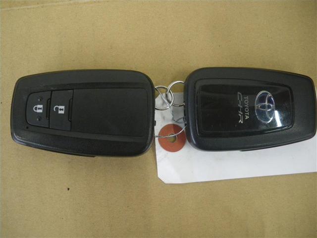 Ｃ－ＨＲ Ｇ　・衝突回避支援ＴＳＳＰ　純正９インチナビ　ＢＳＭ　ＥＴＣ　バックモニター　純正ドラレコ　前席シートヒーター　ＬＥＤヘッドランプ　ＬＥＤフロントフォグランプ　１８ＡＷ　中古車ハイブリッド保証付（21枚目）