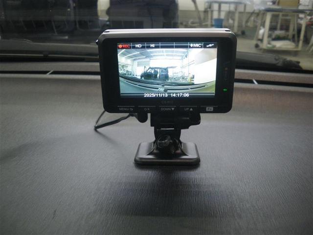 ヴィッツ ＲＳ　・純正ナビ／ワンセグＴＶ／ＣＤ　ドラレコ　ＥＴＣ　バックモニター　純正１６ＡＷ　ＨＩＤヘッドライト　フロントフォグランプ　ＡＵＴＯライト　オートエアコン　スマートキー　ロングラン保証付（10枚目）