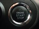 ワンプッシュで楽々エンジンスタート！キーを取り出さず、ドアノブに触れるだけでドアを施錠＆解錠も可能です。