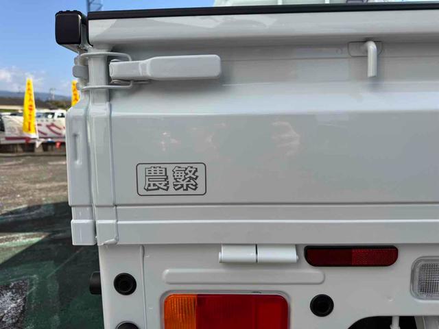 キャリイトラック ＫＣエアコン・パワステ農繁仕様　４ＷＤ　ＭＴ　スズキセーフティサポート　衝突被害軽減システム　クリアランスソナー　レーンアシスト　アイドリングストップ　ＥＳＣ　エアコン　パワーステアリング　運転席エアバッグ　助手席エアバッグ（9枚目）