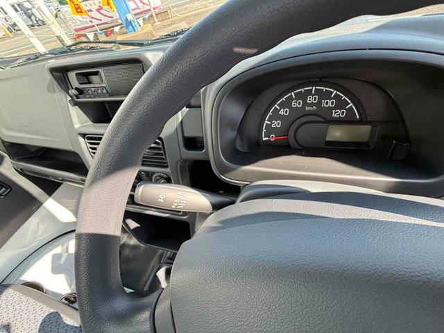 キャリイトラック ＫＣエアコン・パワステ農繁仕様　４ＷＤ　ＭＴ　スズキセーフティサポート　衝突被害軽減システム　クリアランスソナー　レーンアシスト　アイドリングストップ　ＥＳＣ　エアコン　パワーステアリング　運転席エアバッグ　助手席エアバッグ（12枚目）