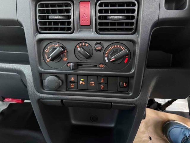 キャリイトラック ＫＣエアコン・パワステ農繁仕様　４ＷＤ　ＭＴ　スズキセーフティサポート　衝突被害軽減システム　クリアランスソナー　レーンアシスト　アイドリングストップ　ＥＳＣ　エアコン　パワーステアリング　運転席エアバッグ　助手席エアバッグ（15枚目）