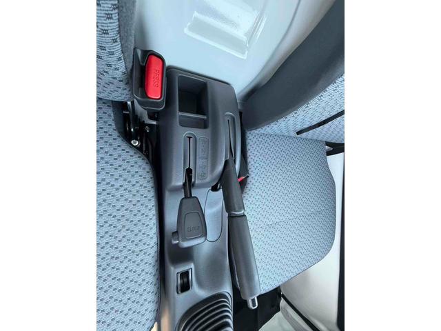 キャリイトラック ＫＣエアコン・パワステ農繁仕様　４ＷＤ　ＭＴ　スズキセーフティサポート　衝突被害軽減システム　クリアランスソナー　レーンアシスト　アイドリングストップ　ＥＳＣ　エアコン　パワーステアリング　運転席エアバッグ　助手席エアバッグ（28枚目）