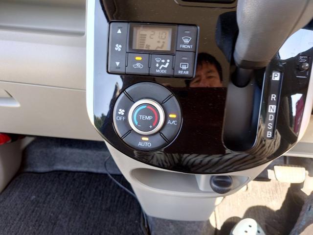 タント Ｘ　ＥＴＣ　両側スライドドア　スマートキー　アイドリングストップ　ベンチシート　ＣＶＴ　盗難防止システム　ＡＢＳ　ＥＳＣ　衝突安全ボディ　エアコン　パワーステアリング　パワーウィンドウ　運転席エアバッグ（9枚目）