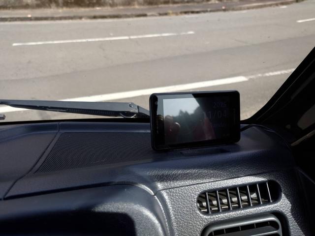 キャリイトラック 　４ＷＤ　軽トラック　ＭＴ　ドライブレコーダー　ＥＴＣ　ナビＴＶ　キーレスエントリー　アルミホイール　エアコン　パワーステアリング　パワーウィンドウ　運転席エアバッグ　ＵＳＢ（6枚目）