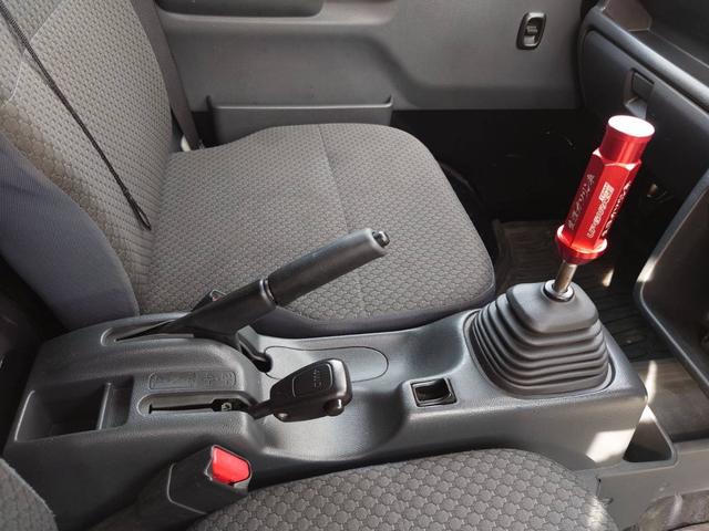 キャリイトラック 　４ＷＤ　軽トラック　ＭＴ　ドライブレコーダー　ＥＴＣ　ナビＴＶ　キーレスエントリー　アルミホイール　エアコン　パワーステアリング　パワーウィンドウ　運転席エアバッグ　ＵＳＢ（8枚目）