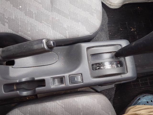 キャリイトラック KCエアコン・パワステ 4WD AT エアコン パワーステアリング 鳥居 アオリ新車外し!(4枚目)