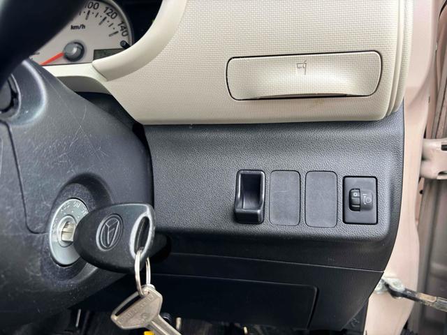 ミラココア ココアＸスペシャル　キーレスエントリー　電動格納ミラー　ベンチシート　ＣＶＴ　盗難防止システム　ＡＢＳ　ＣＤ　衝突安全ボディ　エアコン　パワーステアリング　パワーウィンドウ（5枚目）