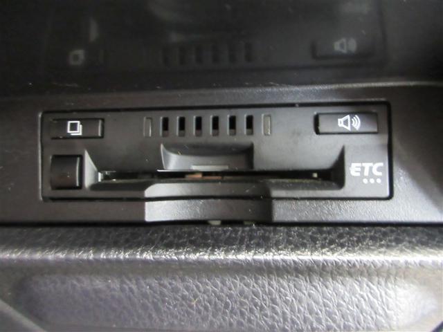 ノア Ｘ　ブレーキサポート　イモビライザー　アイドリングストッ　メンテナンスノート　ＤＶＤ再生可　デュアルエアコン　クルーズＣ　バックモニタ－　地デジＴＶ　ＬＥＤランプ　スマートキ　オートエアコン　ＥＳＣ　３列（16枚目）