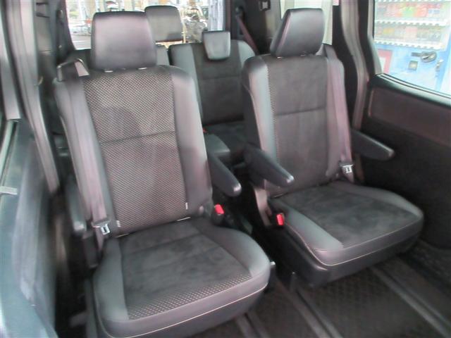 ヴォクシー ハイブリッドZS 煌III ドライブレコーダ 地デジTV リヤカメラ スマートキー DVD再生可 クルコン VSC キーレス アルミホイール ナビ&TV LEDヘッドランプ ETC 3列シート 記録簿 ハーフレザーシート ABS(6枚目)