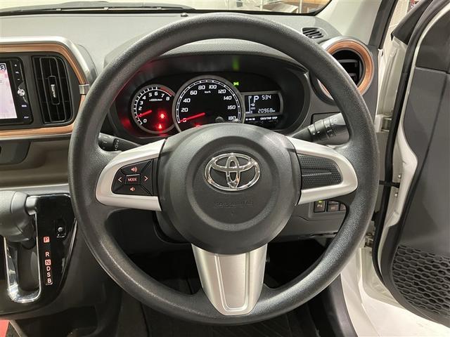 ステアリングスイッチステアリングから手を放さず、オーディオ等の操作ができます。