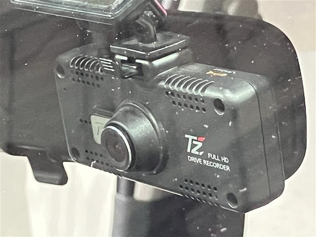 万が一のトラブルのときにも役に立つドライブレコーダーを装備しています。側面衝突や幅寄せ・割り込み対策に！
