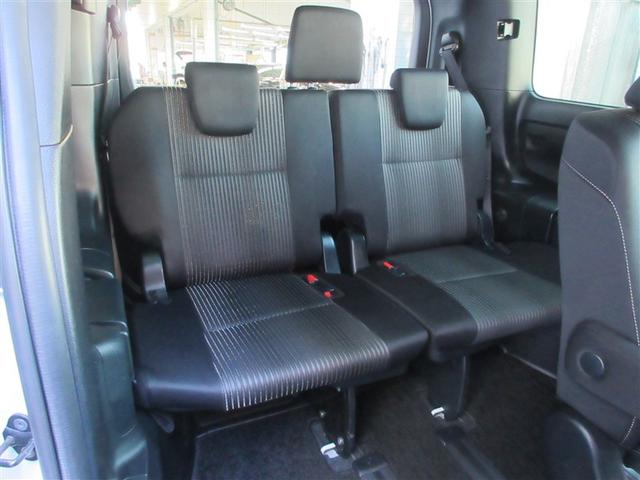 ３列目シートもひろびろとしたスペースを確保しています。大人数でのお出かけもばっちりです！