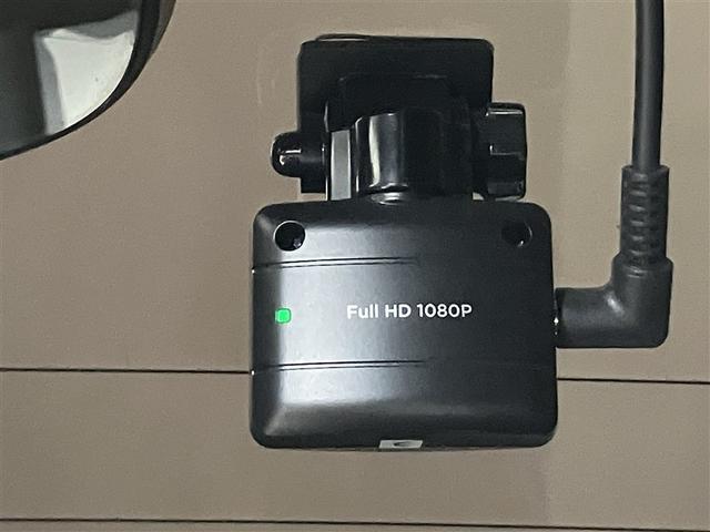 N-BOXカスタム Lターボ スタイル+ブラック スマ-トキ- エアバック ハーフレザーS 横滑り防止機能 ナビ&TV サイドカーテンエアバック Dレコ クルーズコントロール アルミホイール 助手席エアバッグ 地デジ セキュリティアラーム AAC(13枚目)