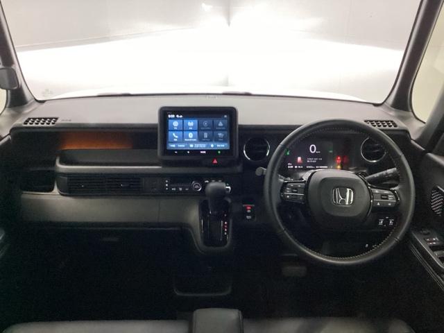 N-BOXカスタム コーディネートスタイル ディスプレイオーディオ リアカメラ オートクルーズ W電動ドア シートヒータ LED ESC ソナー ベンチシート アイドリングストップ エアコン サイドエアバック パワーウィンドウ オートライト(2枚目)