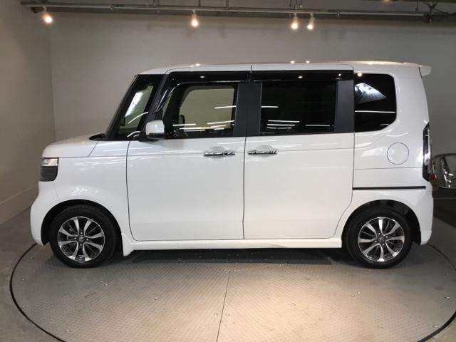 Ｎ－ＢＯＸカスタム ベースグレード　試乗車　メモリーナビ　ドラレコ　ＥＴＣ　ＵＳＢ接続　ＣＭＢＳ　Ｄレコ　禁煙　ベンチシート　オートエアコン　スマートキ　ＬＥＤ　盗難防止装置　クルコン　バックカメラ　フルセグＴＶ　パワーステアリング（7枚目）