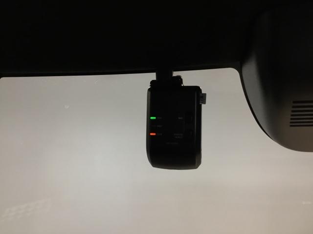 Ｎ－ＢＯＸカスタム ベースグレード　試乗車　メモリーナビ　ドラレコ　ＥＴＣ　ＵＳＢ接続　ＣＭＢＳ　Ｄレコ　禁煙　ベンチシート　オートエアコン　スマートキ　ＬＥＤ　盗難防止装置　クルコン　バックカメラ　フルセグＴＶ　パワーステアリング（21枚目）