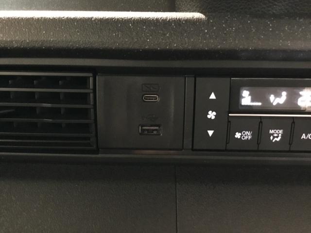 Ｎ－ＢＯＸカスタム ベースグレード　試乗車　メモリーナビ　ドラレコ　ＥＴＣ　ＵＳＢ接続　ＣＭＢＳ　Ｄレコ　禁煙　ベンチシート　オートエアコン　スマートキ　ＬＥＤ　盗難防止装置　クルコン　バックカメラ　フルセグＴＶ　パワーステアリング（26枚目）