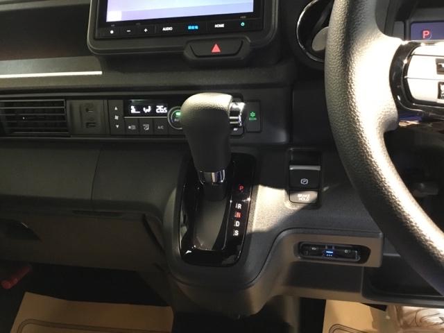Ｎ－ＢＯＸカスタム ベースグレード　試乗車　メモリーナビ　ドラレコ　ＥＴＣ　ＵＳＢ接続　ＣＭＢＳ　Ｄレコ　禁煙　ベンチシート　オートエアコン　スマートキ　ＬＥＤ　盗難防止装置　クルコン　バックカメラ　フルセグＴＶ　パワーステアリング（27枚目）
