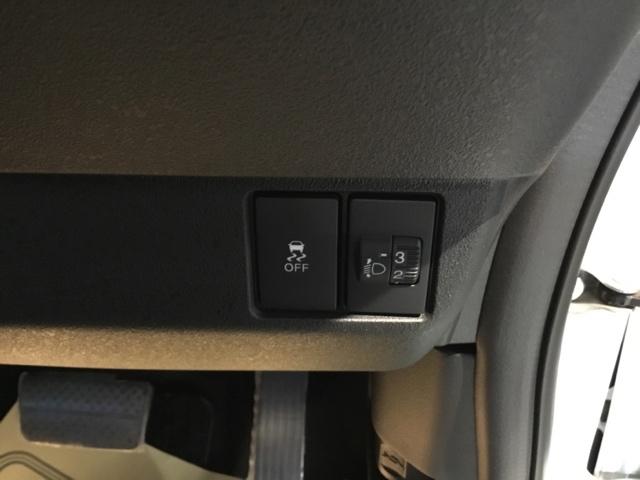 Ｎ－ＢＯＸカスタム ベースグレード　試乗車　メモリーナビ　ドラレコ　ＥＴＣ　ＵＳＢ接続　ＣＭＢＳ　Ｄレコ　ベンチシート　オートエアコン　スマートキ　ＬＥＤ　盗難防止装置　クルコン　バックカメラ　フルセグＴＶ　パワーステアリング　ＥＳＣ（31枚目）