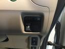 便利な左側電動スライドドアを装備。スマートキーのリモコンや運転席側のスイッチ操作でも開閉ができ、安全・簡単です。
