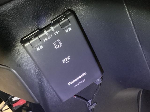 クロスロード HDDナビエディション リアカメラ ETC エアバッグ パワーステアリング ABS エアコン キーレスキー バックモニター 助手席エアバック DVD再生 3列シート パワーウィンドウ HDDナビ(13枚目)