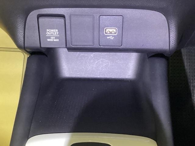 フィット e:HEVホーム 試乗車 禁煙車 メモリーナビ フルセグ リアカメラ ETC 前後誤発進抑制機能 クリソナ 助手席エアバッグ 運転席エアバッグ アイドリングストップ LEDライト USB接続 バックカメラ ABS(21枚目)