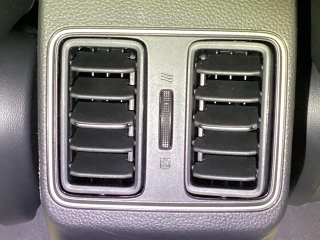 WR-V Z 試乗車 禁煙車 メモリーナビ フルセグ リアカメラ ETC 盗難防止装置 誤発進抑制 Rカメラ USB ESC LEDライト ABS ドラレコ パワーウィンドウ パワーステアリング フルオートエアコン(14枚目)