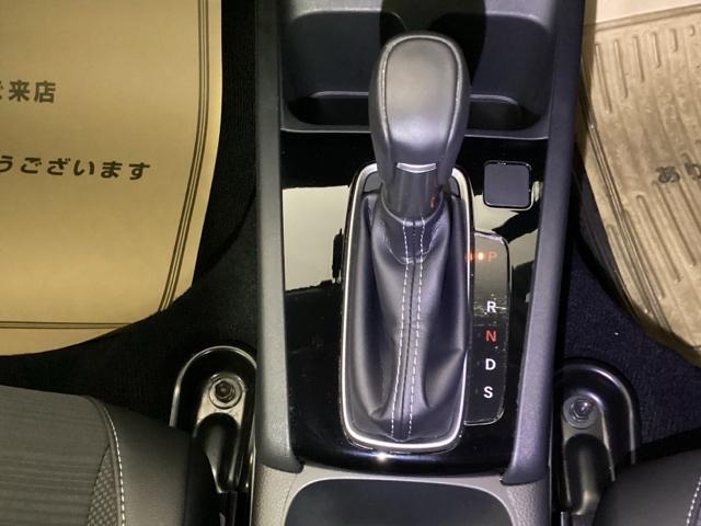 WR-V Z 試乗車 禁煙車 メモリーナビ フルセグ リアカメラ ETC 盗難防止装置 誤発進抑制 Rカメラ USB ESC LEDライト ABS ドラレコ パワーウィンドウ パワーステアリング フルオートエアコン(29枚目)