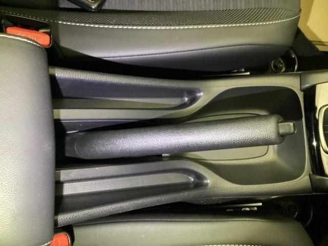 WR-V Z 試乗車 禁煙車 メモリーナビ フルセグ リアカメラ ETC 盗難防止装置 誤発進抑制 Rカメラ USB ESC LEDライト ABS ドラレコ パワーウィンドウ パワーステアリング フルオートエアコン(30枚目)