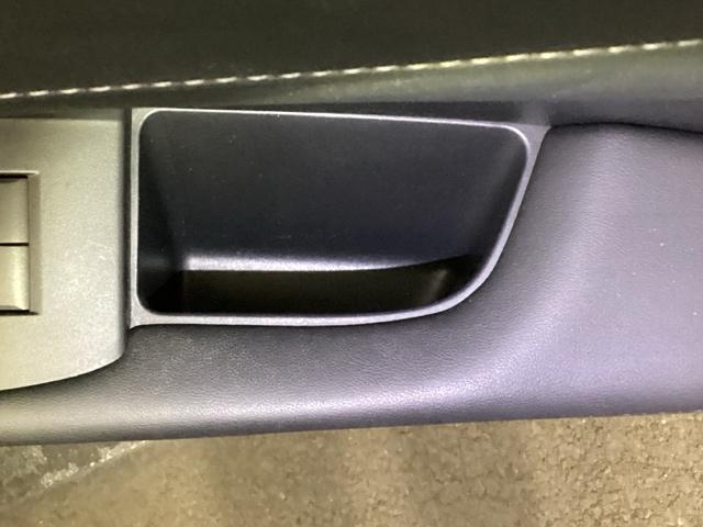 WR-V Z 試乗車 禁煙車 メモリーナビ フルセグ リアカメラ ETC 盗難防止装置 誤発進抑制 Rカメラ USB ESC LEDライト ABS ドラレコ パワーウィンドウ パワーステアリング フルオートエアコン(36枚目)