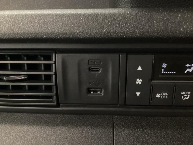 N-BOXカスタム ベースグレード 試乗車 メモリーナビ ドラレコ ETC CMBS Dレコ 禁煙 ベンチシート オートエアコン スマートキ LED 盗難防止装置 クルコン バックカメラ フルセグTV パワーステアリング エアバッグ(20枚目)