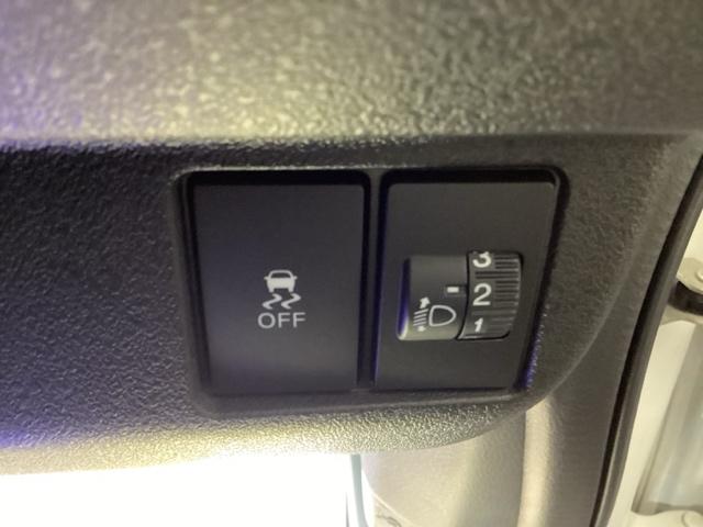 N-BOXカスタム ベースグレード 試乗車 メモリーナビ ドラレコ ETC CMBS Dレコ 禁煙 ベンチシート オートエアコン スマートキ LED 盗難防止装置 クルコン バックカメラ フルセグTV パワーステアリング エアバッグ(29枚目)