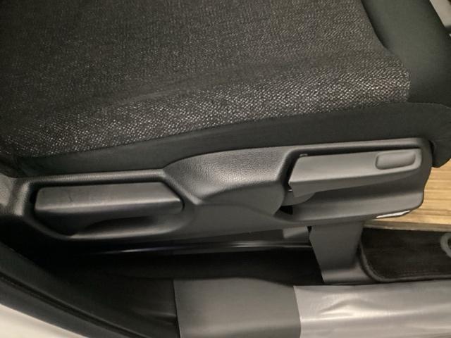 N-BOXカスタム ベースグレード 試乗車 メモリーナビ ドラレコ ETC CMBS Dレコ 禁煙 ベンチシート オートエアコン スマートキ LED 盗難防止装置 クルコン バックカメラ フルセグTV パワーステアリング エアバッグ(32枚目)