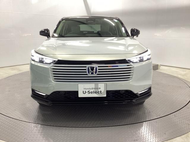 ヴェゼル ｅ：ＨＥＶＺ・ＰＬａＹパッケージＢＳＩ後退出庫サポートレス　メモリーナビ　リアカメラ　ＥＴＣ　オートクルーズコントロール　アイドリングストップ　ドラレコ　ＬＥＤヘッド　ＵＳＢ　電動テールゲート　衝突被害軽減システム　リヤカメラ　フルセグテレビ　横滑り防止装置（6枚目）