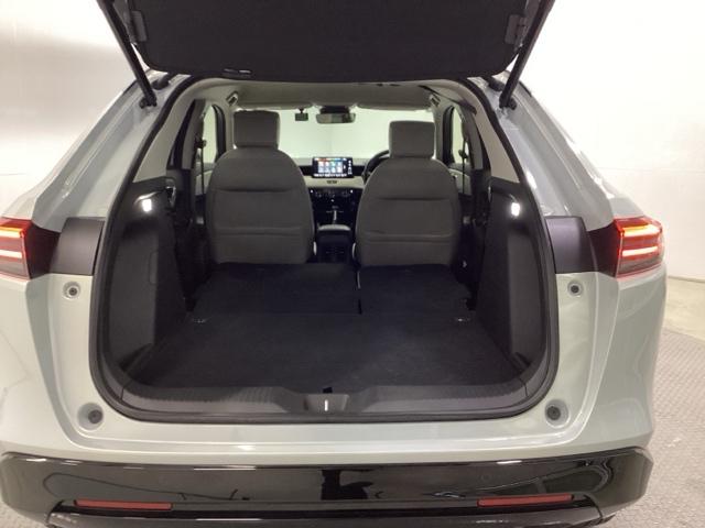 ヴェゼル ｅ：ＨＥＶＺ・ＰＬａＹパッケージＢＳＩ後退出庫サポートレス　メモリーナビ　リアカメラ　ＥＴＣ　オートクルーズコントロール　アイドリングストップ　ドラレコ　ＬＥＤヘッド　ＵＳＢ　電動テールゲート　衝突被害軽減システム　リヤカメラ　フルセグテレビ　横滑り防止装置（22枚目）