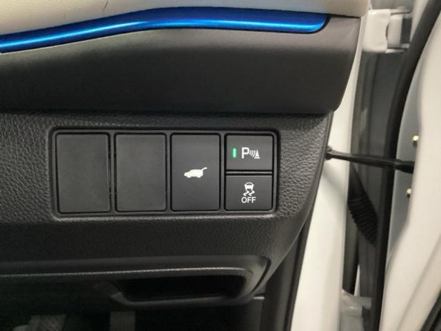 ヴェゼル ｅ：ＨＥＶＺ・ＰＬａＹパッケージＢＳＩ後退出庫サポートレス　メモリーナビ　リアカメラ　ＥＴＣ　オートクルーズコントロール　アイドリングストップ　ドラレコ　ＬＥＤヘッド　ＵＳＢ　電動テールゲート　衝突被害軽減システム　リヤカメラ　フルセグテレビ　横滑り防止装置（31枚目）