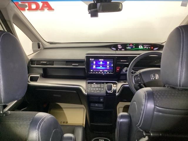 �t�����g�K���X���傫���A���C�h�Ȏ��E�ŉ^�]�����₷���Ȃ�悤�ɐݒ肳��Ă��܂��B