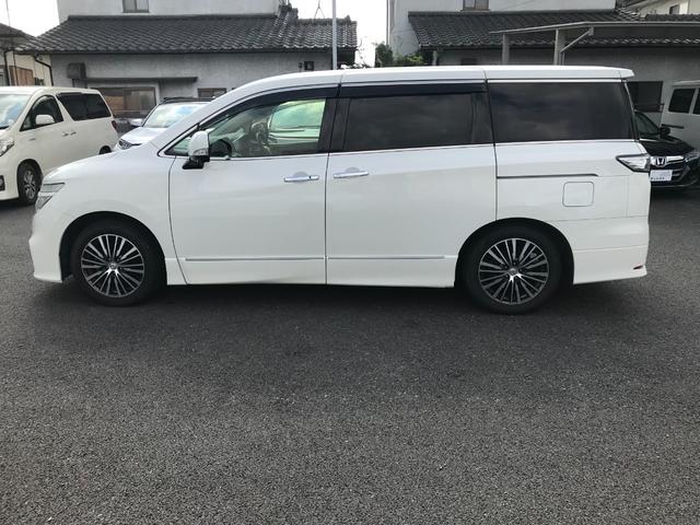 エルグランド ２５０ハイウェイスターＳ　純正ナビ　フルセグＴＶ　アラウンドビューモニター　後席モニター　クルーズコントロール　クリアランスソナー　両側電動スライドドア　ハーフレザーシート　オットマン　７人乗り（4枚目）