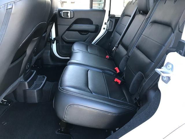 ジープ・ラングラーアンリミテッド サハラ 純正ナビ フルセグTV Bカメラ サブウーハー付きアルパイン製プレミアムスピーカー 黒革 シートヒーター&ステアリングヒーター アダプティブクルーズコントロール BSM 前後コーナーセンサー(25枚目)